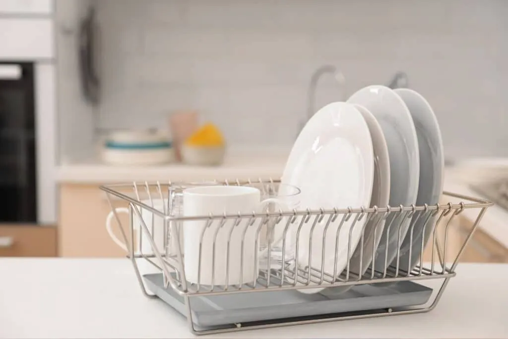 En ny kökstrend: väggmonterade diskställ ändrar köket