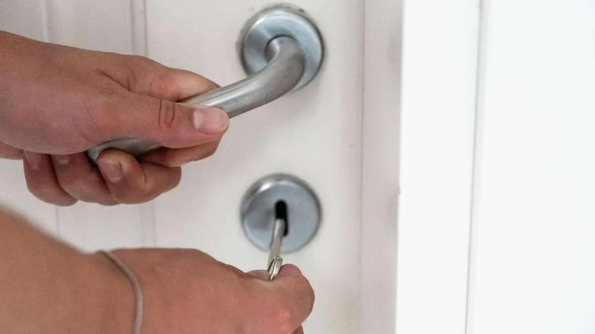 Regionaldomstolen varnar alla medborgare: lås inte ytterdörrarna