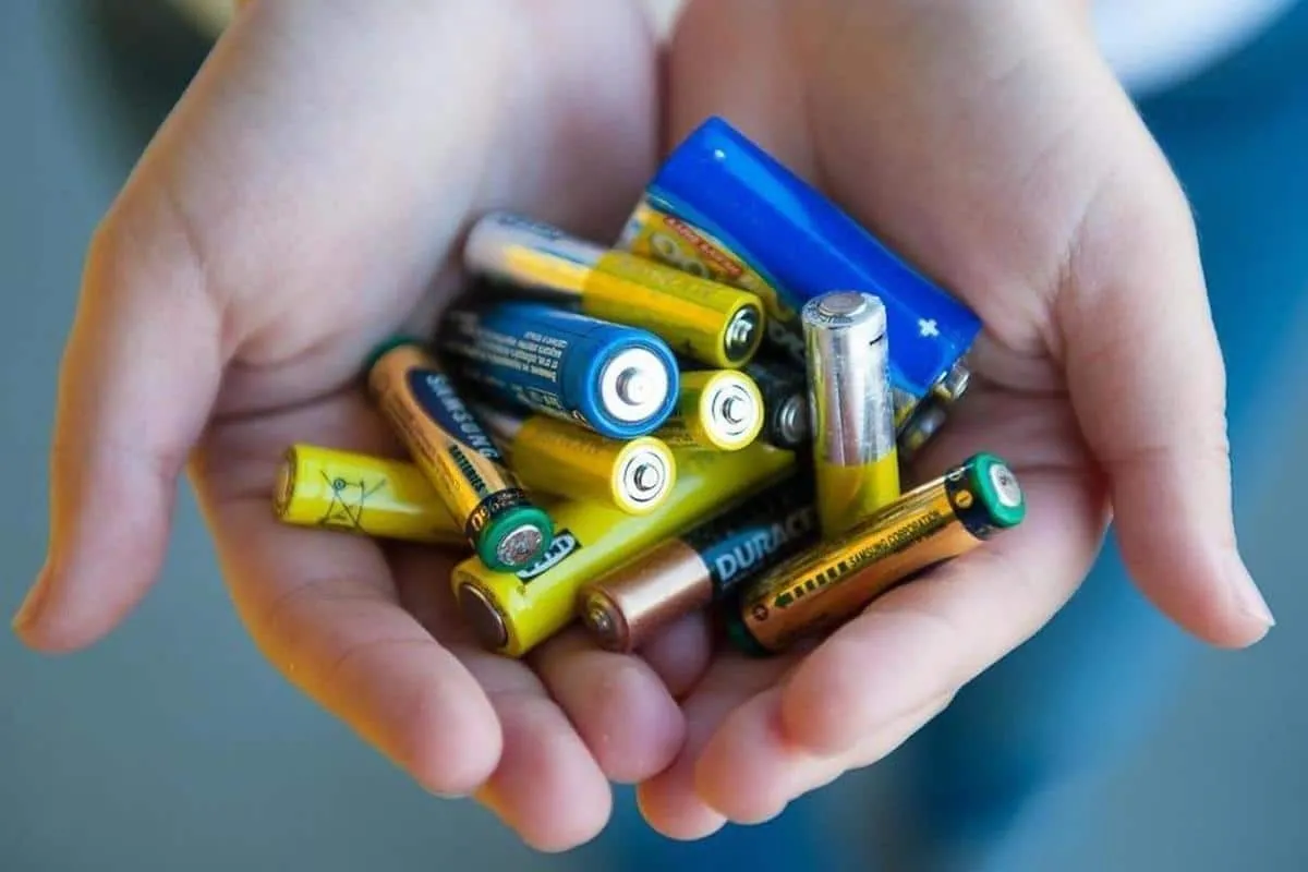 Gamla batterier: från avfall till kreativ heminredning