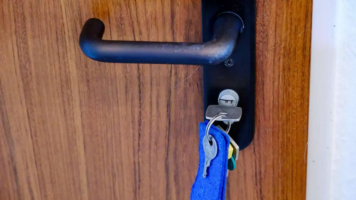 Lämna nyckeln i dörren över natten? Det kan vara riskabelt