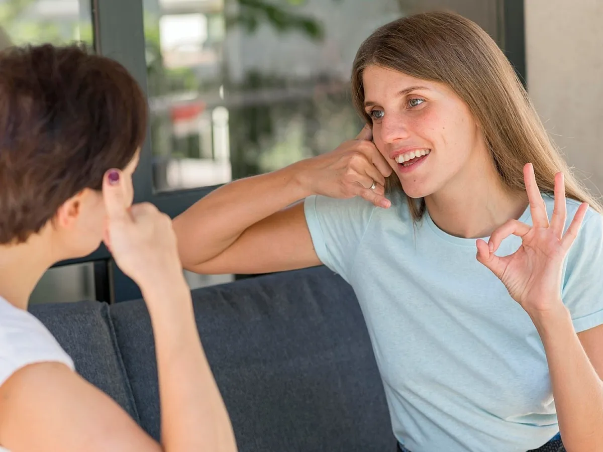 Tystnad i gruppsamtal: en djup psykologisk och neurovetenskaplig genomgång